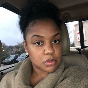 Meet your Posher, Lakisha